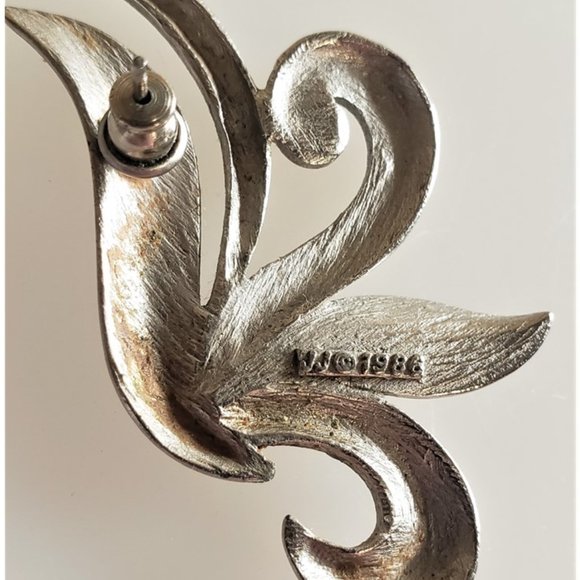 RARE Vintage Silvertone Earrings by Jonette - Picture 7 of 9